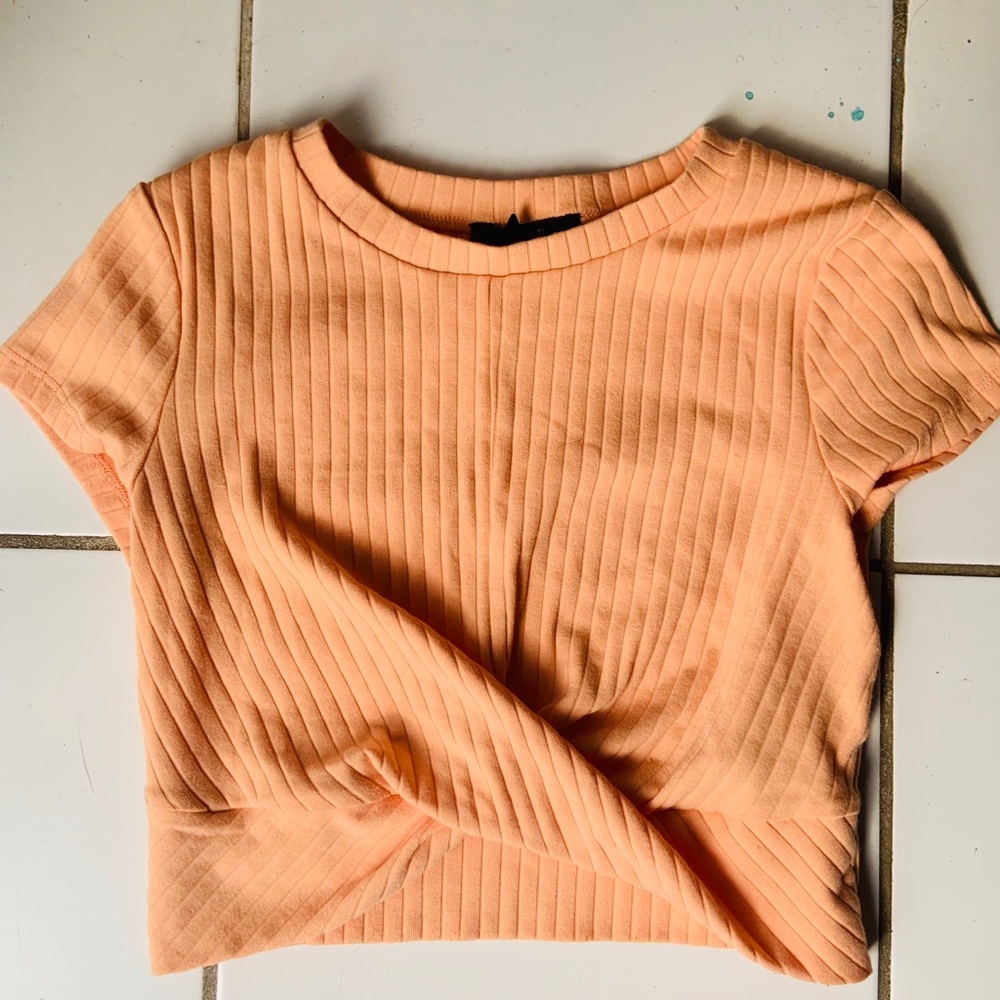 Forever 21 Twist Front Crop top